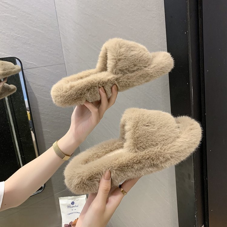 RIEL Slippers